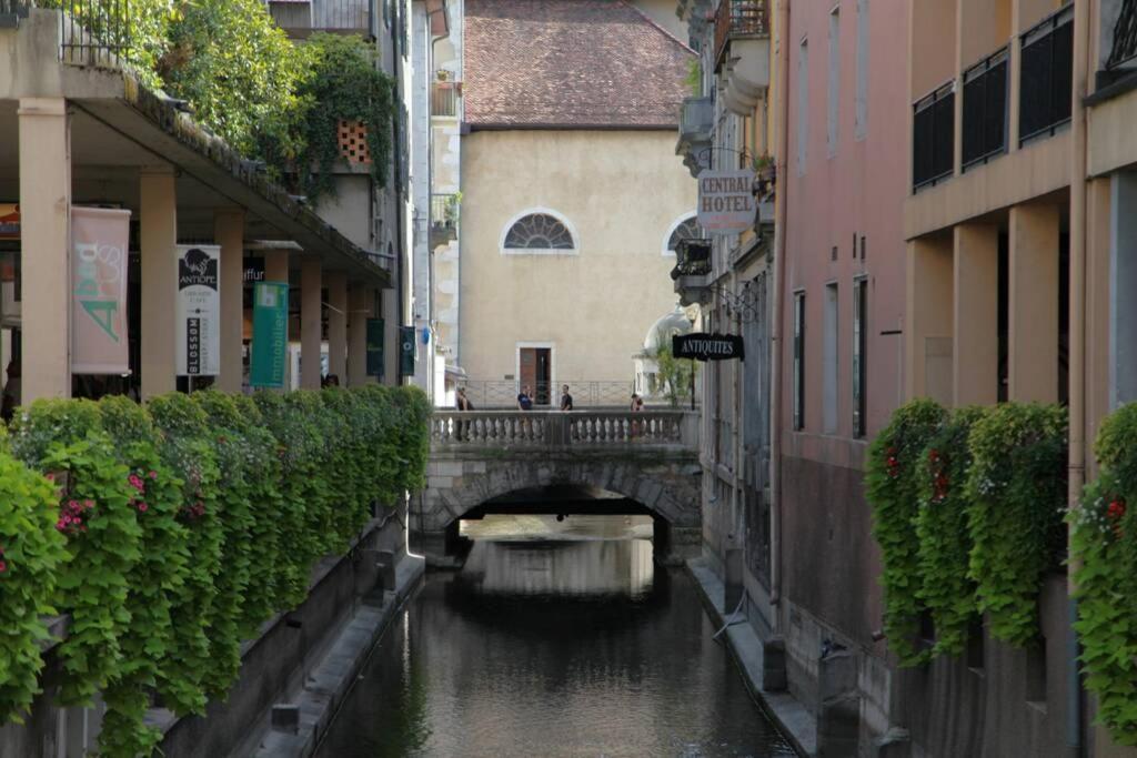 LE GRUFFAZ - Hyper centre, Balcon sur canal Annecy Extérieur photo